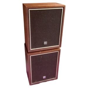 Set of two vintage Ross bookshelf speakers.